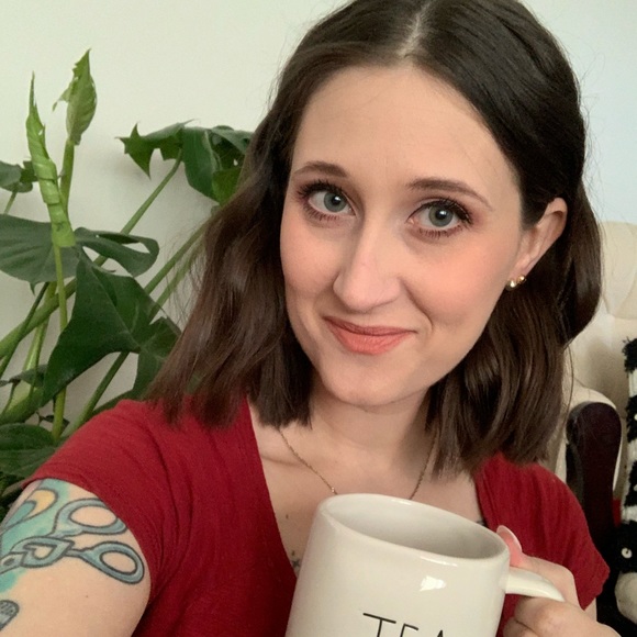 Meet your Posher, Sarah - Picture 1 of 1